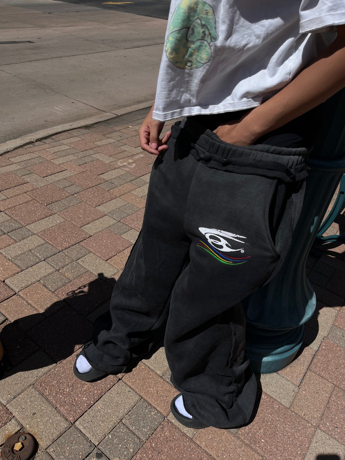 'Essential' Sweatpants (Black)